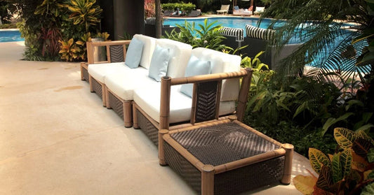 Easy-care Outdoor Furniture and Compliments: