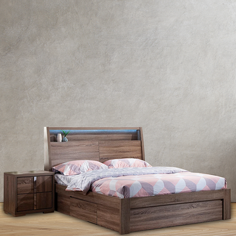 compare product Victoria Addison Bed Suite