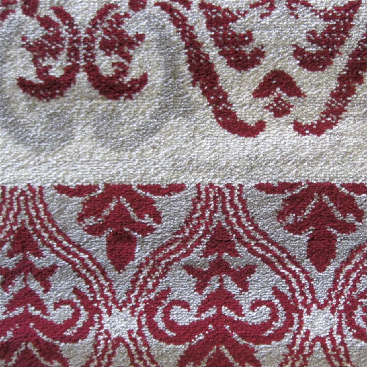 Boston 583 Red Rug
